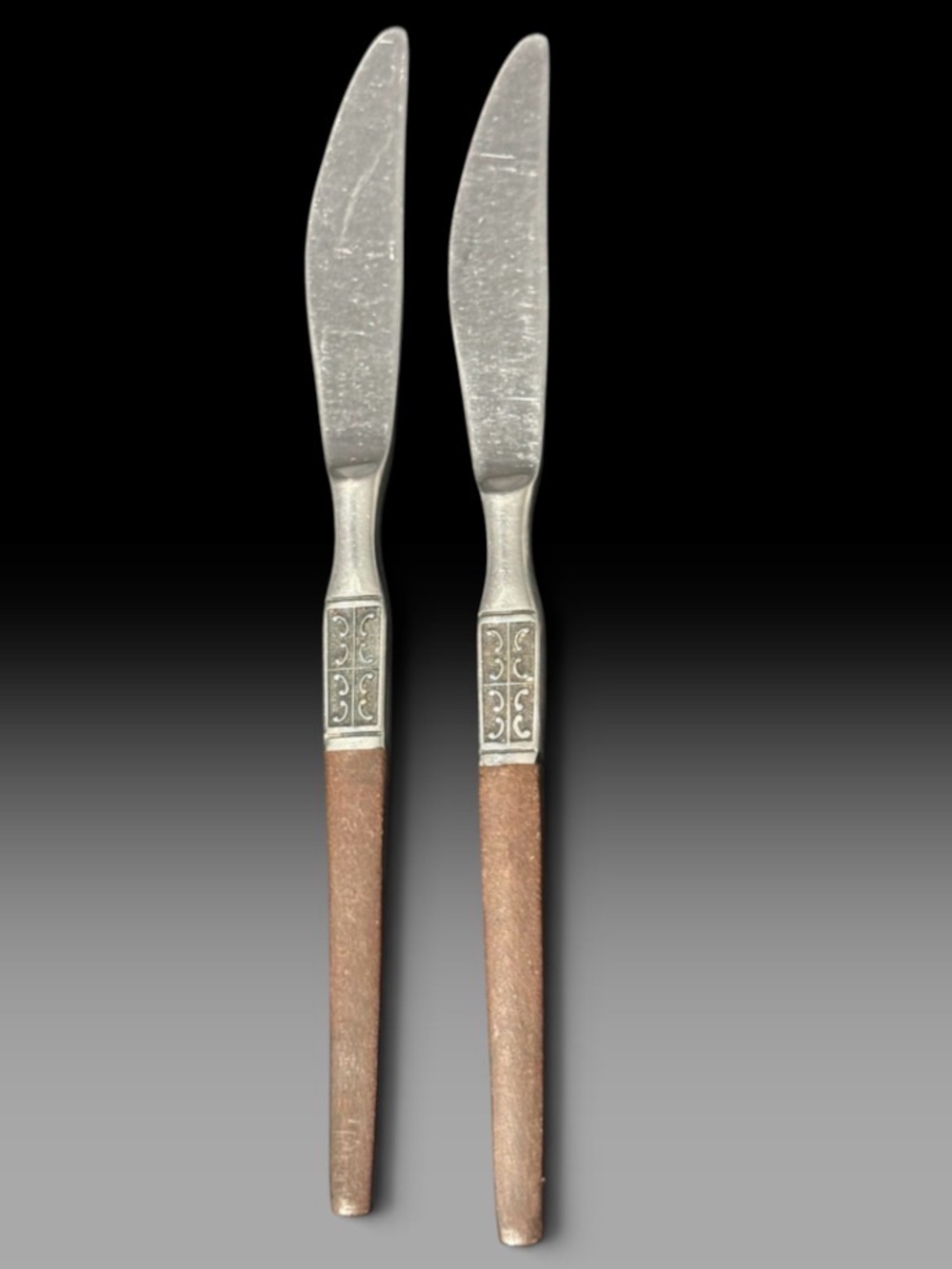2 Butter Knives Ecko Eterna La Joya Flatware Silverware. MCM